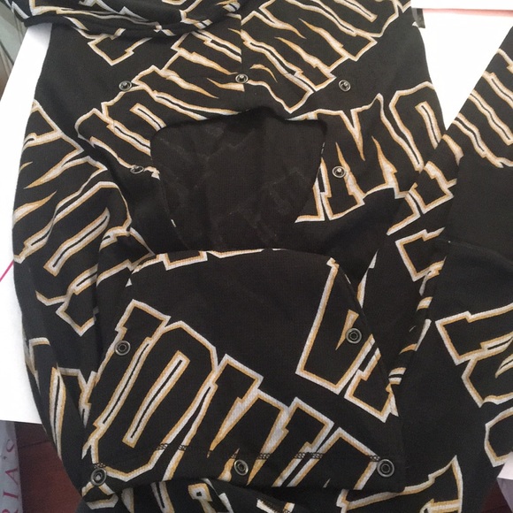 SOLD❌Victoria’s Secret Pink Iowa onesie pajamas - Picture 5 of 5